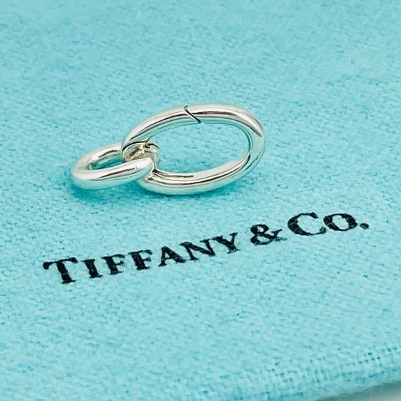 Tiffany Oval Clasping Link Jump Ring Charm or Bracelet Necklace Extender Length - Picture 1 of 3